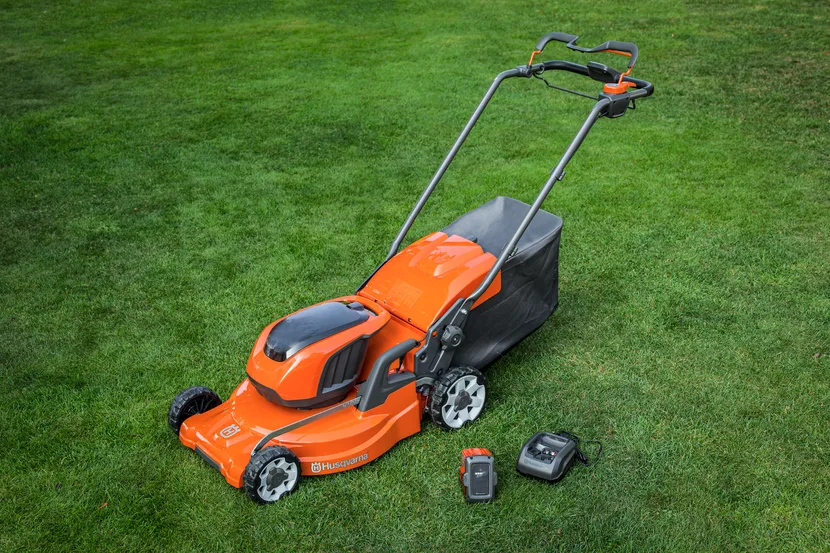 газонокосарка Husqvarna LC 356VP професійна для саду