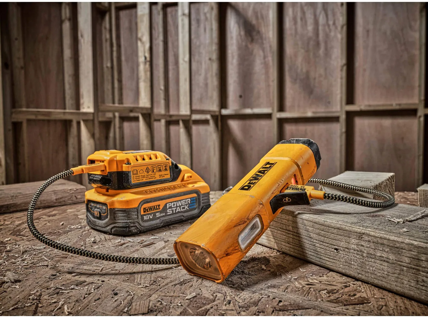 Ліхтар світлодіодний акумуляторний DeWALT DCL183 — фото 6