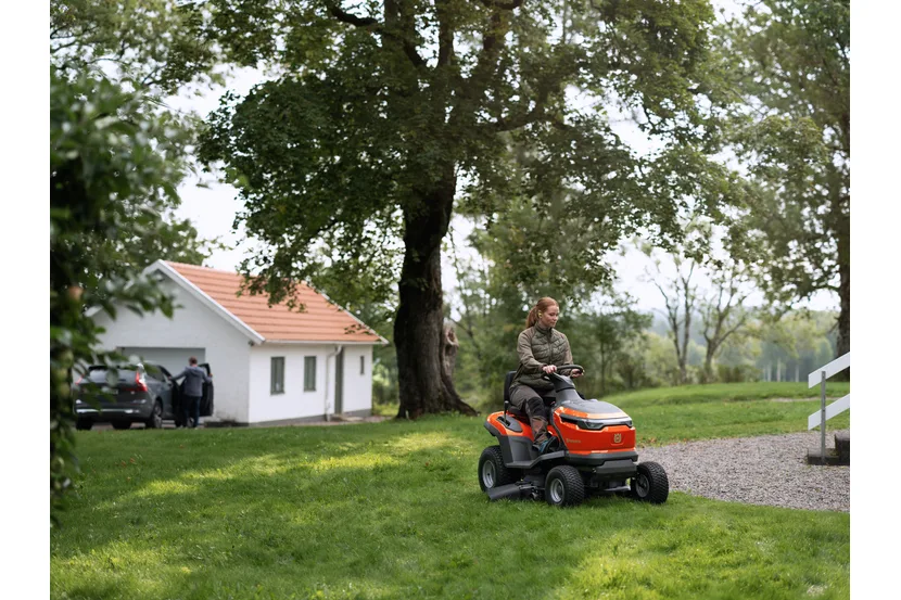 Акумуляторний садовий трактор Husqvarna TS 100i — фото 3