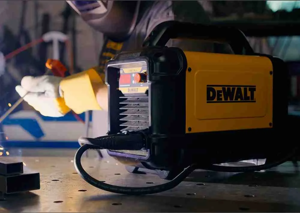 Зварювальний апарат інверторний DeWALT DXWDMMA200E — фото 3