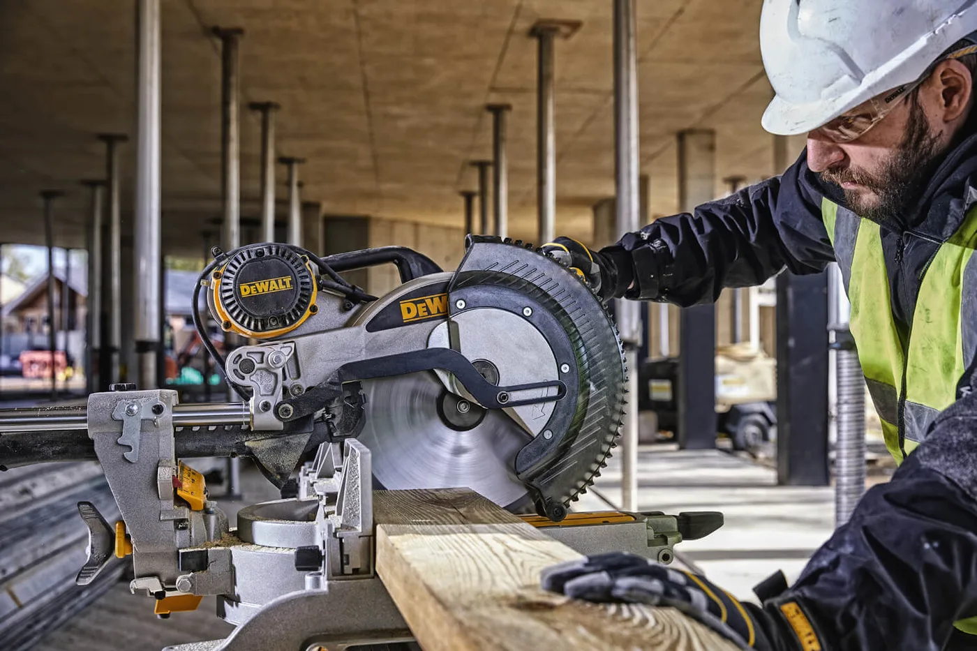 Пила настільна мережева DeWALT DWS780 — фото 5