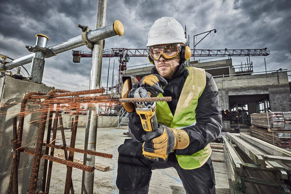 Шліфмашина кутова - болгарка акумуляторна безщіткова DeWALT DCG405P3 — фото 2