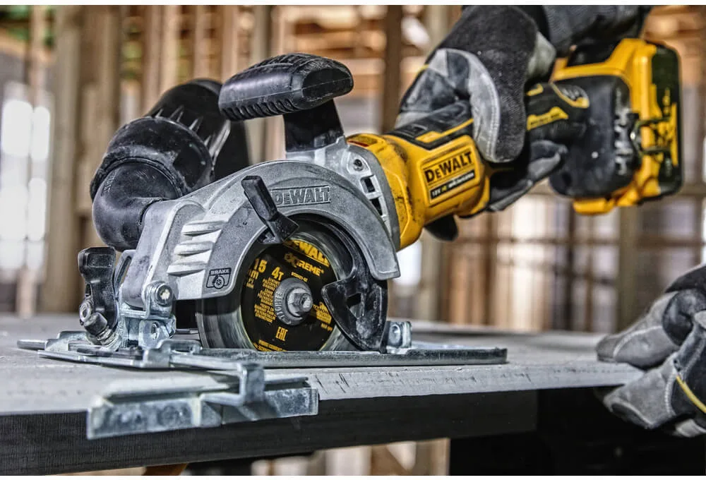 Пила дискова акумуляторна безщіткова DeWALT DCS571N — фото 6