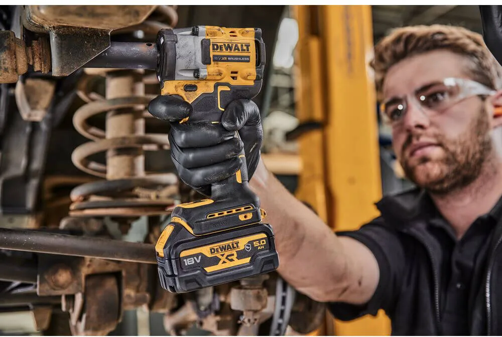 Гайкокрут ударний акумуляторний безщітковий DeWALT DCF921NT — фото 6