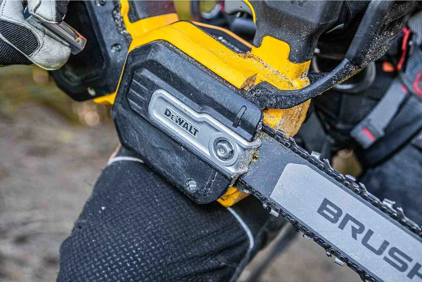 Пилка ланцюгова акумуляторна безщіткова з верхньою рукояткою DeWALT DCMCST635N — фото 6