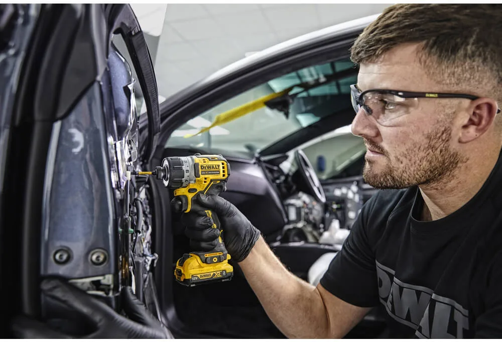 Шурупокрут акумуляторний безщітковий DeWALT DCF601D2 — фото 4