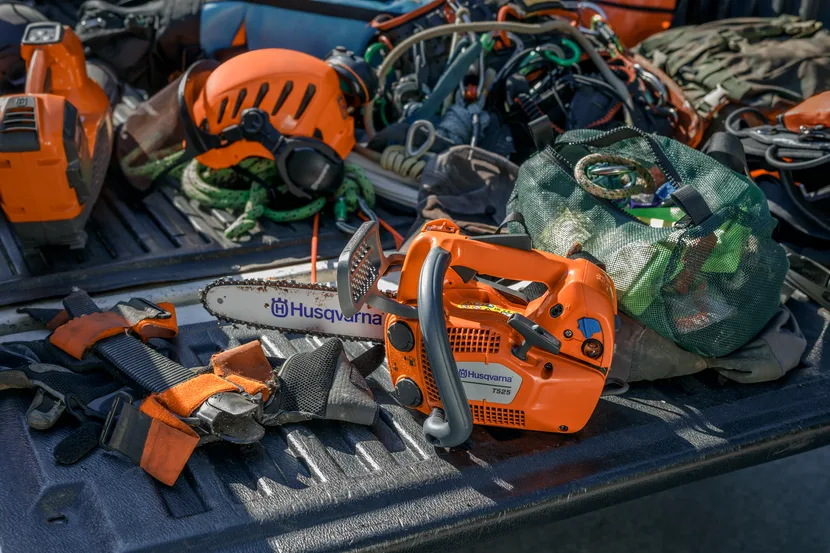 Бензинова ланцюгова пила Husqvarna T525 професійна — фото 2