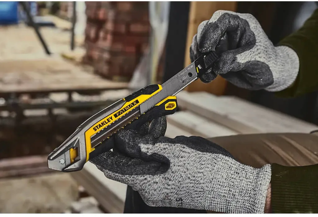Ніж FatMax Integrated Snap Knife довжиною 165 мм з лезом шириною 18 мм з сегментами, що відламуються STANLEY FMHT10594-0 — фото 6
