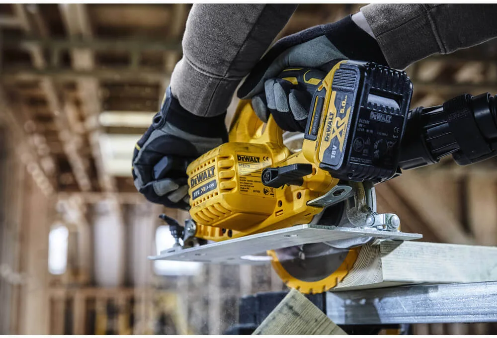 Пила дискова акумуляторна DeWALT DCS570P2 — фото 5