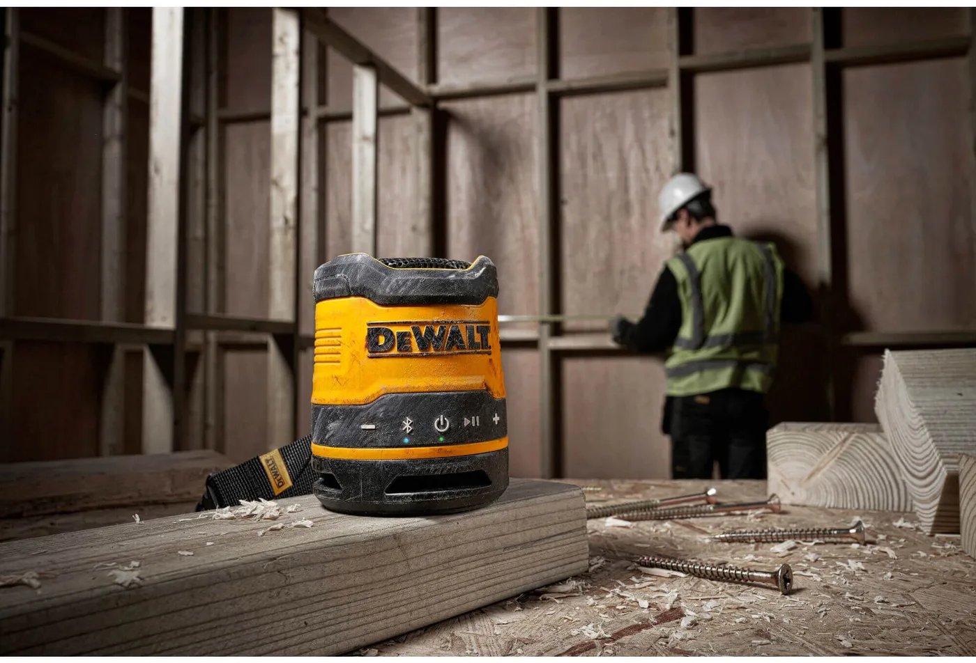 Колонка портативна акумуляторна DeWALT DCR009 — фото 6