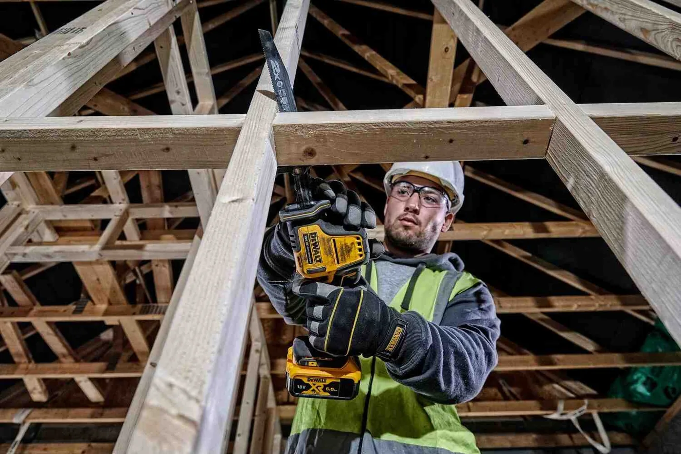 Пилка шабельна акумуляторна безщіткова DeWALT DCS369P2 — фото 3