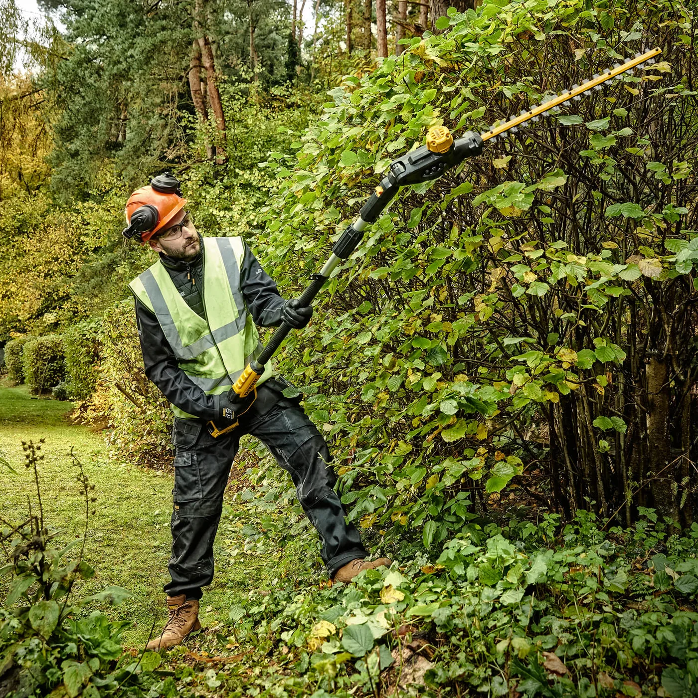 Кущоріз акумуляторний щітковий зі штангою DeWALT DCMPH566N — фото 6