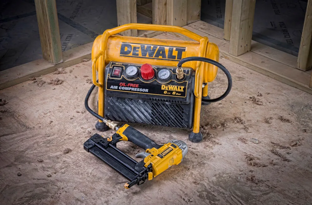 Компресор повітряний безмасляний DeWALT DPC6MRC — фото 3