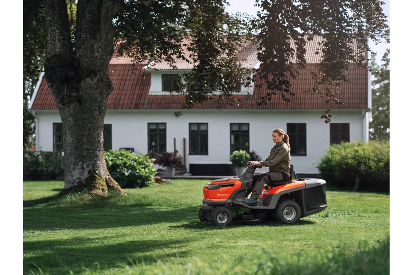 Акумуляторний садовий трактор Husqvarna TC 100i — фото 4