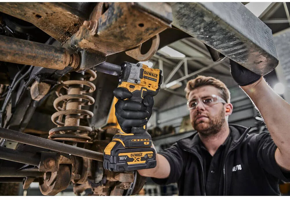 Гайкокрут ударний акумуляторний безщітковий DeWALT DCF921NT — фото 5