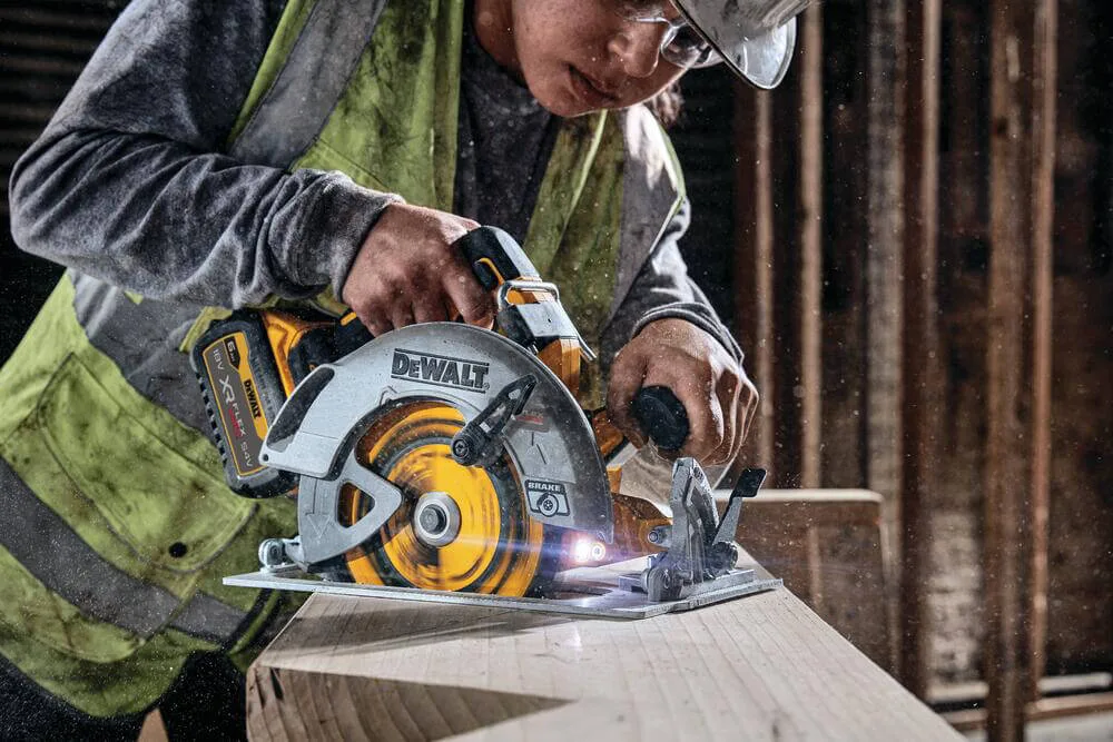 Пила дискова акумуляторна безщіткова DeWALT DCS573NT — фото 4