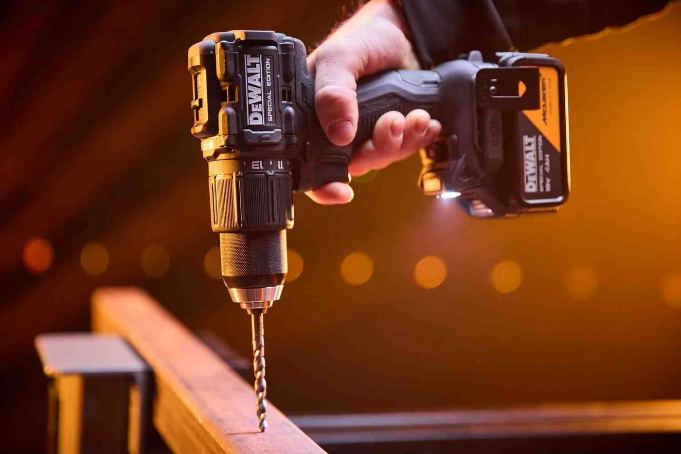 Набір з двох інструментів акумуляторних безщіткових McLaren F1 TEAM SPECIAL EDITION DeWALT DCK2222MM2T — фото 6