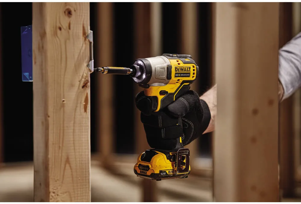 Шурупокрут акумуляторний безщітковий DeWALT DCF601N — фото 3