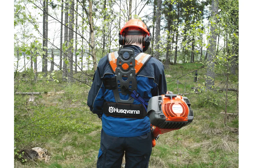 Бензиновий кущоріз Husqvarna 555FXT професійний для саду