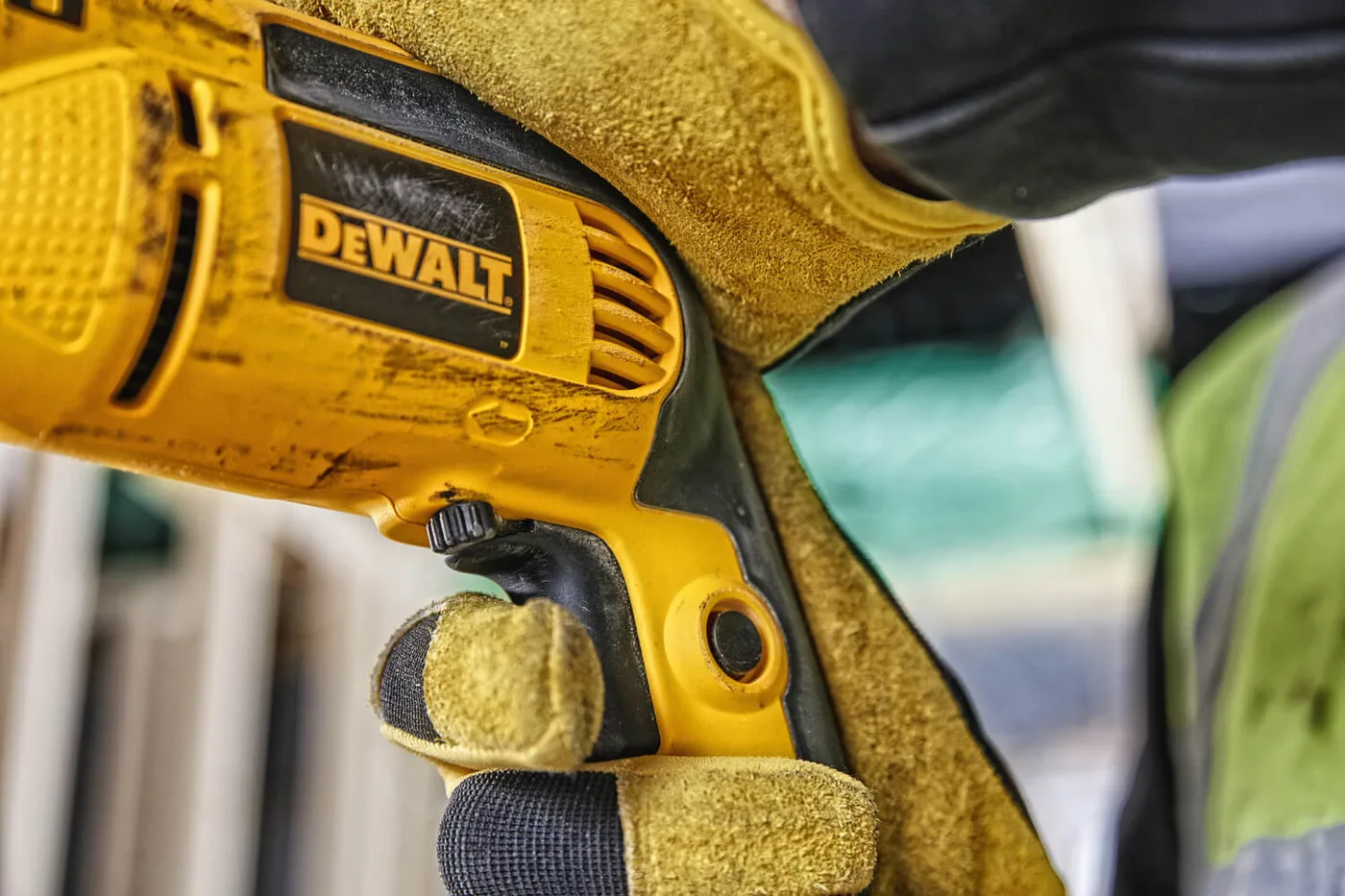 Дриль мережевий ударний DeWALT DWD024 — фото 5