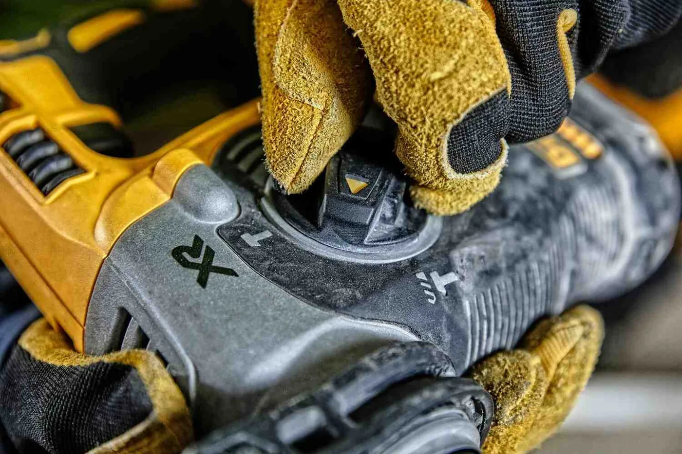 Перфоратор акумуляторний безщітковий SDS-Plus DeWALT DCH274P2T — фото 5