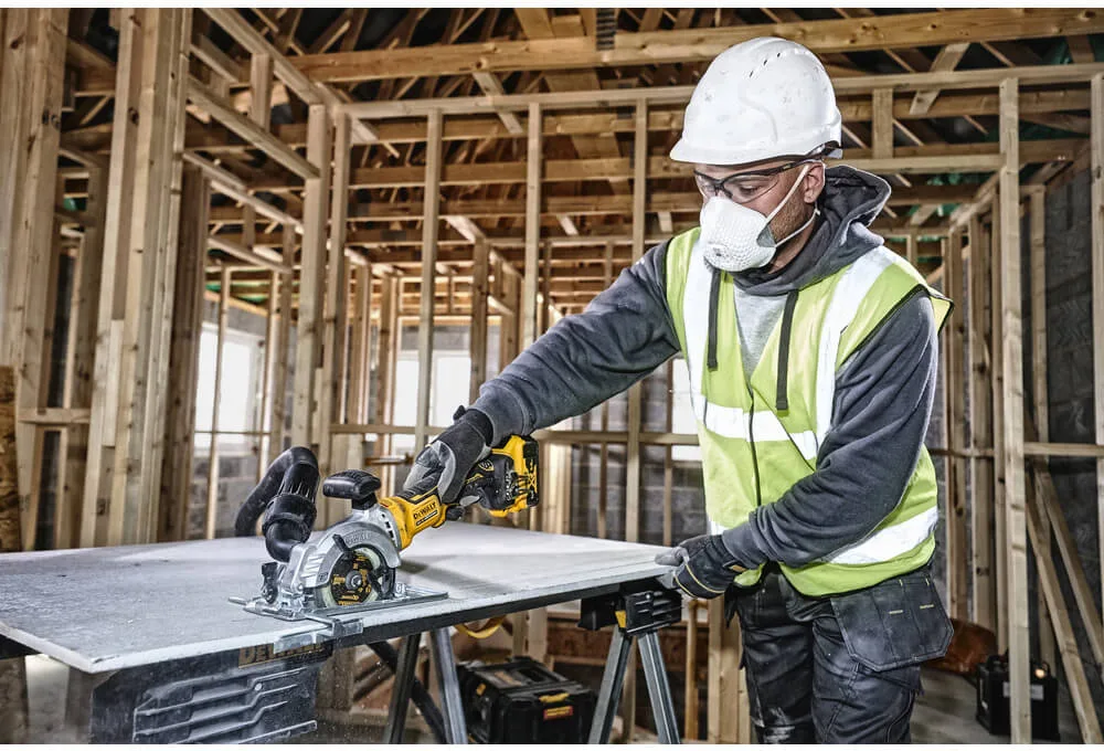 Пила дискова акумуляторна безщіткова компактна DeWALT DCS571NT — фото 6